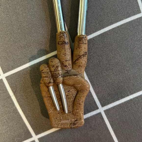 Freddie Krueger Chopsticks - Picture 3 of 6